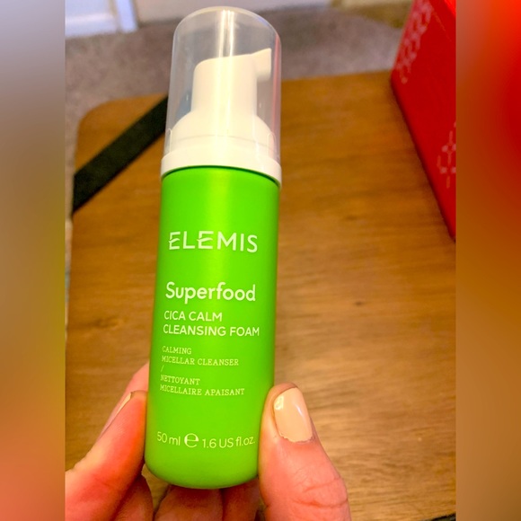 **NEW** TWO Elemis Superfood Cica Calm Cleansing Foam 50ml (each) - Picture 1 of 5